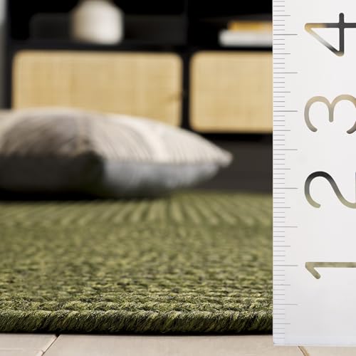 SAFAVIEH Braided Indoor/Outdoor Washable Round Rug 6', Green BRD315A | 1/4" Pile, Machine Washable, Easy Care, Polypropylene Fibers, Handwoven, Round Rug, Living Room, Patio