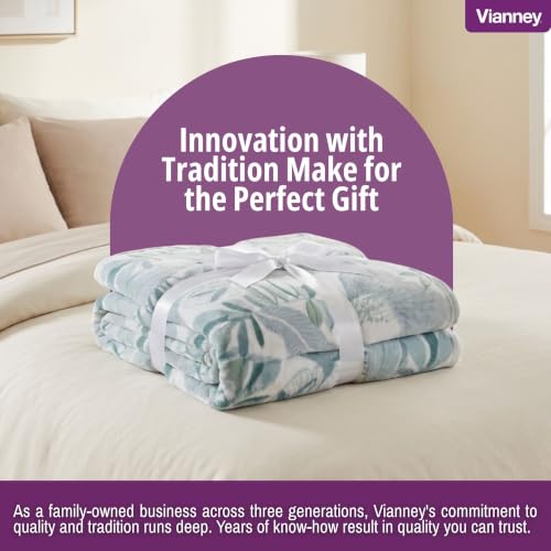 Vianney - Lightweight Blanket - Aspen/Queen Size - Beauty Soft 100% Polyester Fabric - Lightweight Year-Round Warmth and Machine Washable - color: Light Blue / White, size: Full / Double