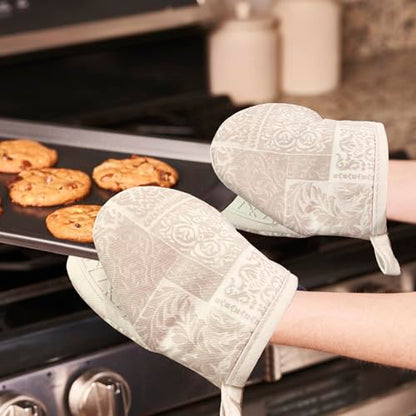 Mini Silicone Oven Mitts 2-Pack Set | Heat Resistant, Kitchen Mittens - color: Khaki, size: Mini Oven Mitts
