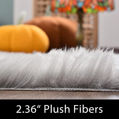 Latepis Faux Sheepskin Fur Rug 2x4 Feet Light Grey Fluffy Rugs Shag Furry Rug Small Area Rugs Carpet for Bedroom Living Room, Cushion - color: Grey, size: 2' x 4' (Sheepskin)