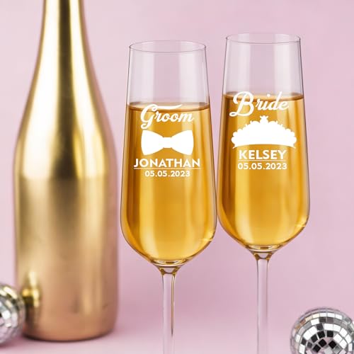 Personalized Bride and Groom Champagne Flutes – Bow Tie & Crown Design Wedding Glasses, Custom Names & Date, Wedding Toast Champagne Glasses (Champagne Flutes-D5) - color: Champagne Flutes-D5