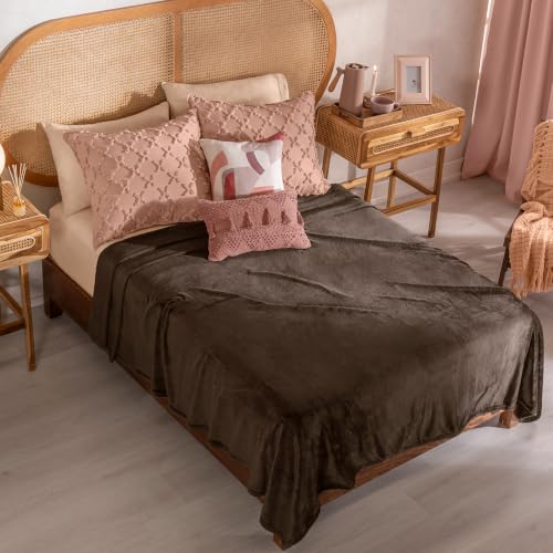 Vianney Coffee Blanket Queen Size – Soft, Lightweight Fleece Throw for Bed, Couch, & Sofa, Breathable, Cozy Year-Round Comfort in Solid Coffee, Ideal for Cozy Bedroom Decor & All Seasons - color: Brown, size: Full / Double