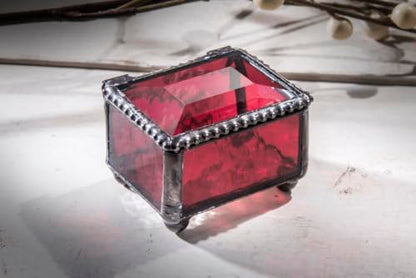 J Devlin Red Glass Ring Box Small Keepsake Trinket Box Beveled Lid | Small red glass ring box with beveled lid for rings earrings charms and treasured keepsakes - color: Red