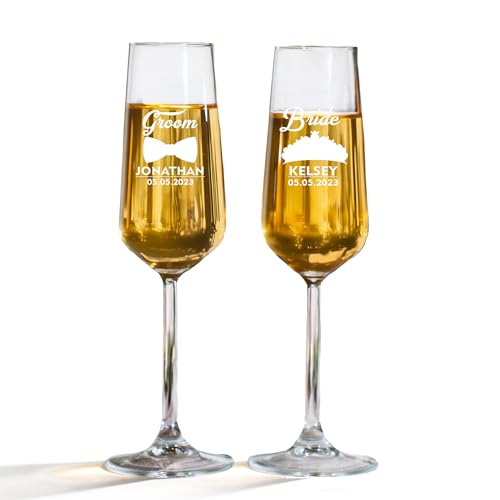 Personalized Bride and Groom Champagne Flutes – Bow Tie & Crown Design Wedding Glasses, Custom Names & Date, Wedding Toast Champagne Glasses (Champagne Flutes-D5) - color: Champagne Flutes-D5