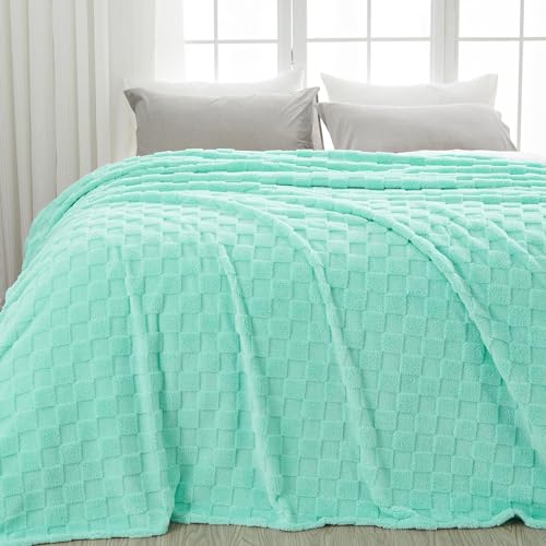 NEWCOSPLAY 3D Checkered Flannel King Blanket, Aqua Checkered, 90"x110" | Super Soft Cute Lightweight Decorative Premium Silky Fleece Blanket for Couch Sofa Bed, Gift for Women Men, All Season Use - color: Aqua Checkered, size: King(90"x110")