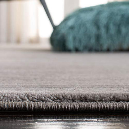 SAFAVIEH Vision Collection Accent Rug - 2'2" x 4', Silver, Modern Ombre Design, Non-Shedding & Easy to Clean, Ideal for Entryway, Foyer, Bedroom (VSN606G) - color: Silver, size: 2'2" x 4' (Rectangular)