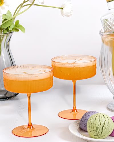 Ciaell 12 Pack Amber Plastic Martini Glasses for Bars Parties | 10 oz Amber Ribbed Coupe Cups, Heavy Duty Plastic, Cocktails Whiskey Margaritas Wine for Weddings Outdoor Gatherings Brunch - color: Amber