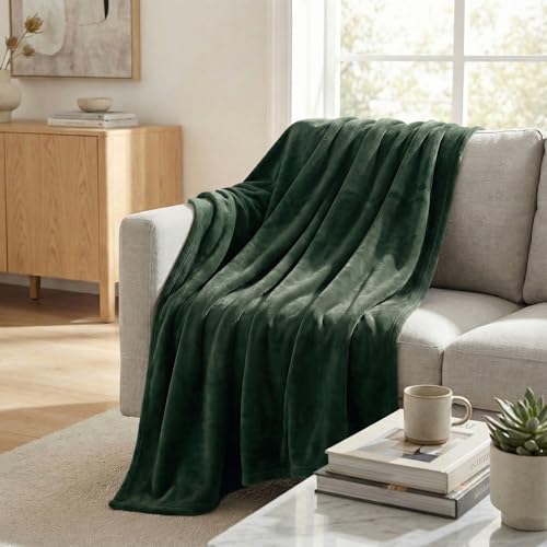 Americanflat 50x60 Fleece Throw Blanket - Soft and Breathable Throw Blanket for Couch, Bed, Chair - Fleece Blankets Perfect for Home, Bedroom, or Outdoor Use - Green - color: Green, size: 50x60