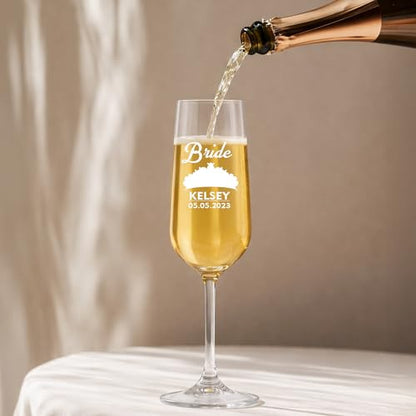 Personalized Bride and Groom Champagne Flutes – Bow Tie & Crown Design Wedding Glasses, Custom Names & Date, Wedding Toast Champagne Glasses (Champagne Flutes-D5) - color: Champagne Flutes-D5