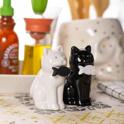 Fisura - Original salt and pepper shaker "cat". Salt and pepper set for the table in the shape of a cat. Set of ceramic salt and pepper shakers. 2 pieces. 1,97 x 3,54 - color: Cat