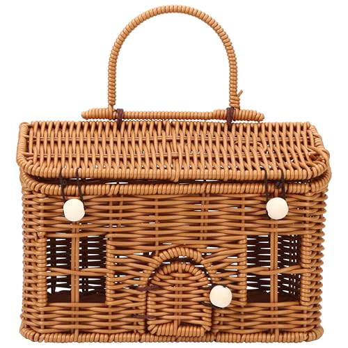Garden Harvest Basket, 9.45 x 6.30 x 5.31 Inch House Shaped PP Rattan Wicker Basket with Lid & Handle, Handmade Vintage Woven Suitcase, Button Closure Storage for Organizing, Picnic, Home Decor.