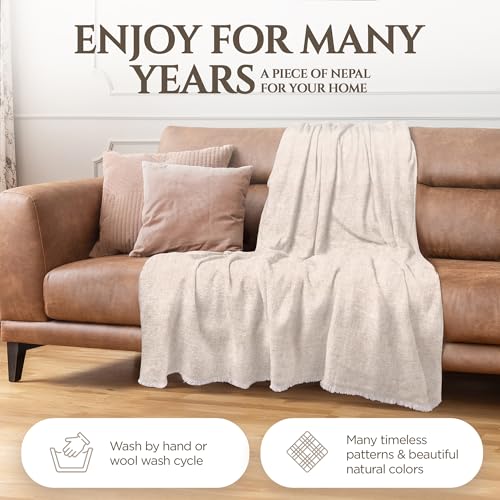 Cashmere Blanket – Hand Woven 100% Pure Wool Throw Blanket, 135 x 270 cm – Plain Cozy, and Soft Blanket for Bed, Sofa, or Couch - Made in Nepal - color: White Grey