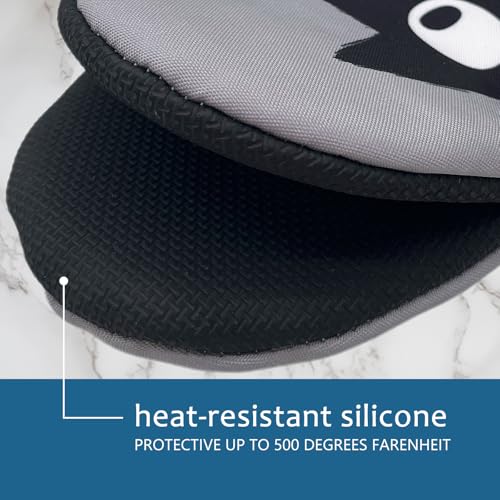 Black Cat Mini Silicone Oven Mitts 2-Pack Set, Heat Slip Resistant Kitchen Gloves, Soft Short Oven Mittens for Safe Cooking Baking Grilling - color: Black Cat