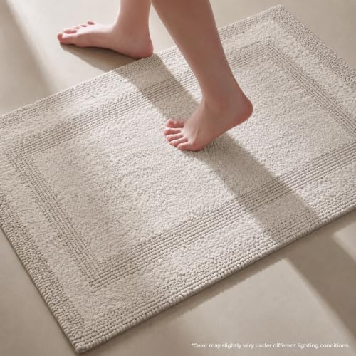 Akiko 100% Cotton Bath Mat, Soft Plush Reversible Bathroom Rug 20x32 Silver | Bath Mats for Bathroom Absorbent Quick Dry Anti-Skid Machine Washable Bath Mats for Bathroom Shower Bathtub - color: Silver