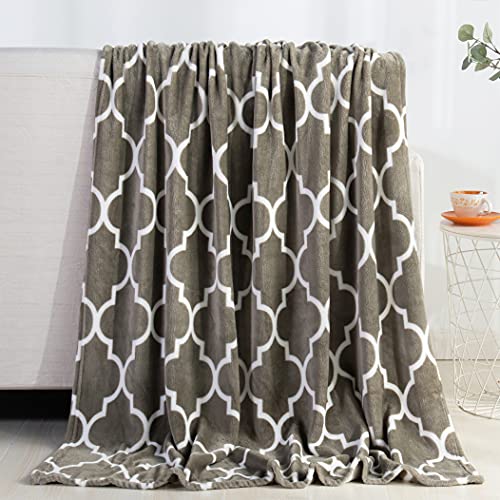 Elegant Comfort Luxury Velvet Super Soft Christmas Prints Fleece Blanket-Holiday Theme Home Décor Fuzzy Warm and Cozy Throws for Winter Bedding, Couch and Gift, 50 x 60 inch, Quatrefoil Grey - color: Quatrefoil Grey, size: 50 in x 60 in