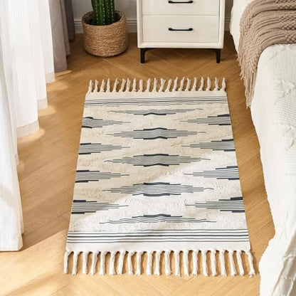 Boho Runner Rug Washable Hallway Rug Runner, Tufted Cotton Woven Farmhouse Area Floor Mat for Bedroom, Modern Diamond Entryway Carpet with Tassels (Grey, 2.3'x3.7') - size: 2'4" x 3'9" (Rectangular)