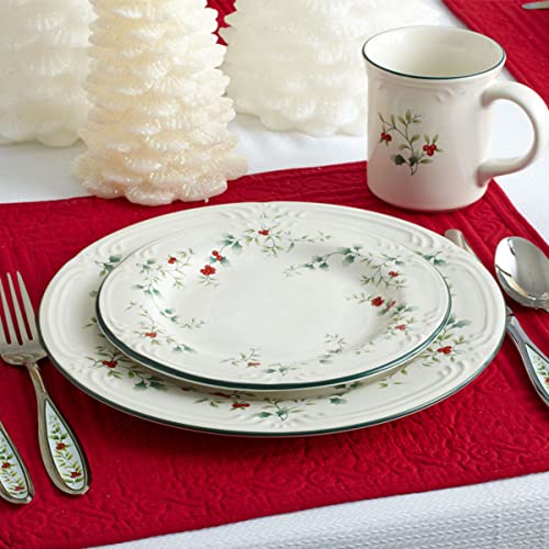 Pfaltzgraff Winterberry Salad Plates (8-Inch, Set Of 4), Green - size: 8 inch (Set of 4), style: Salad Plates, Set of 4