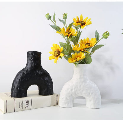 NA Ceramic Vase, Donut Dried Flower Special-Shaped Living Room Flower Arrangement Vase, Nordic Geometric Figure Hydroponic Table Home Decoration (White A)