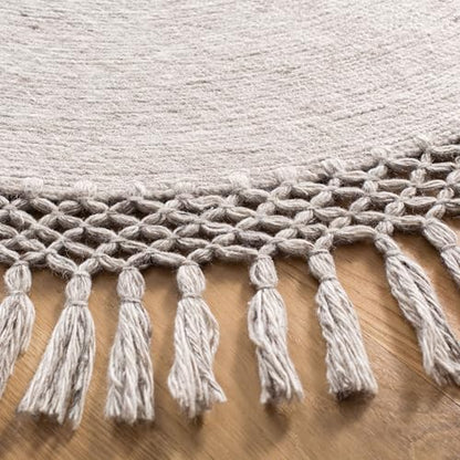 SAFAVIEH Sahara Collection Area Rug - 5' Round, Beige, Handmade Boho Tassel, Ideal for High Traffic Areas in Living Room, Bedroom (SAH490A) - color: Beige, size: 5' (Round)