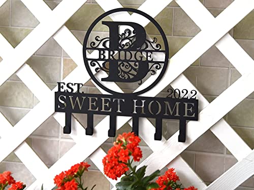 Personalized Key Holder for Wall, Custom Wall Key Hanger, Metal Key Holder Wall Hanging, Key Hooks for Wall, Key Holder Personalized With Any Name, Custom Name Key Rack - color: Design 1