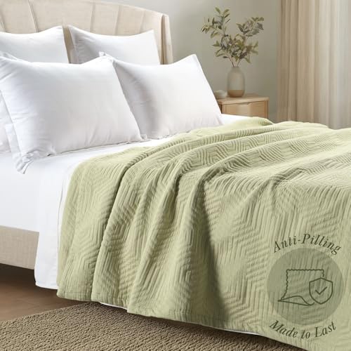 Threadmill Luxury Cotton Blankets for King Size Bed | All-Season Cozy 100% Cotton King Size Blanket | Aster Soft & Lightweight Coverlet fits California King Size Bed, 104x92 | Sage Green | 100% Cotton, Matelasse Pattern, 104x92 in, All-Season, Lightweight