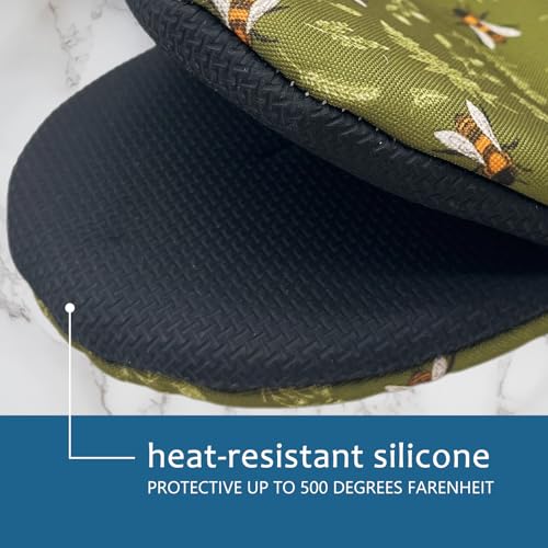 Honey Bees Mini Silicone Oven Mitts 2-Pack Set, Heat Slip Resistant Kitchen Gloves, Soft Short Oven Mittens for Safe Cooking Baking Grilling - color: Honey Bees