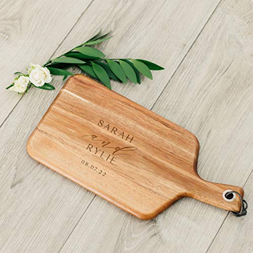 Weddingstar Personalized Wooden Paddle Cutting Board or Serving Board With Handle 13.5" x 6.5" - Modern Couple Etching - color: Modern Couple, size: 13.5"L x 6.5"W