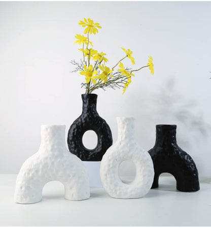 NA Ceramic Vase, Donut Dried Flower Special-Shaped Living Room Flower Arrangement Vase, Nordic Geometric Figure Hydroponic Table Home Decoration (White A)
