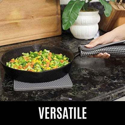BPA-Free Soft Silicone 4 Piece Oven Mitts & Trivets Set - Ultra Heat Resistant Oven Mitts with Thick Cotton Liner - Long Slip Resistant Pot Holders, Flexible Oven Gloves - Navy - color: Navy Blue, size: 4-Piece Oven Mitts & Trivets Set