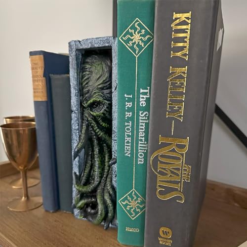 Toy Vault Cthulhu Bookshelf Insert, Resin Bookend Peeping Cthulhu Monster Statue