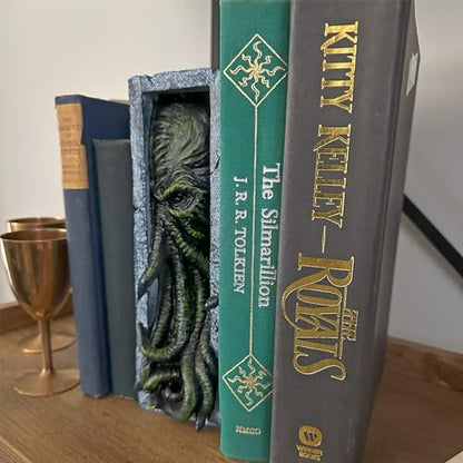Toy Vault Cthulhu Bookshelf Insert, Resin Bookend Peeping Cthulhu Monster Statue