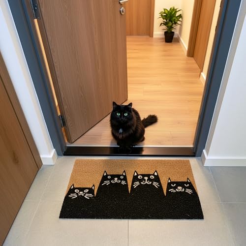 Fisura – Doormat for Outdoor Entrance with Cats Design, Welcome Mat for Front Door Made of Coconut Fiber with Non-Slip PVC Base, Hand-Painted, 30 x 18 Inches. | Doormat with non-slip PVC backing. Black interior doormat. Entrance rug with fun shape. 60 x 4