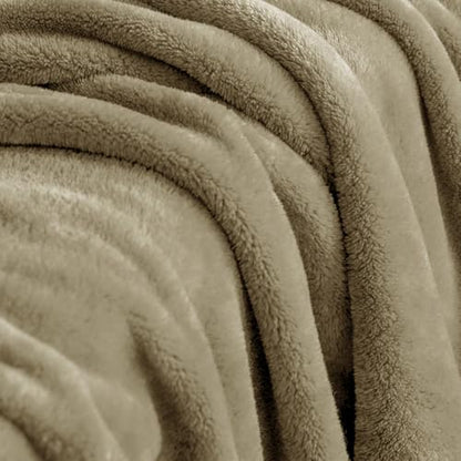 Throw Blanket for Couch & Sofa, All-Season Lightweight Fleece Blanket, Luxury Soft Cozy Fuzzy Throw for Her Him,Camel, 50 x 56 Inches
