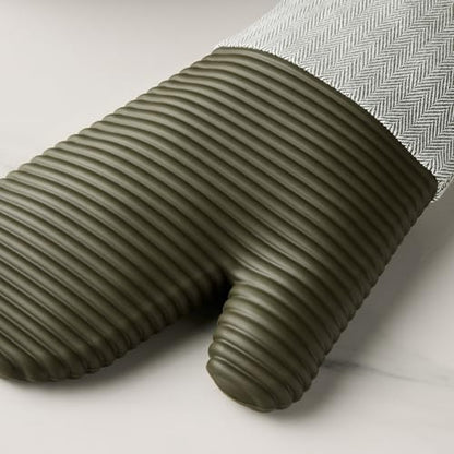 KITCHENAID® Evergreen Design Series Herringbone Ribbed Soft Silicone Oven Mitts 2-Pack Set, Heat Resistant up to 500°F, Flexible & Waterproof, Deep Forest Green, 7"x14"