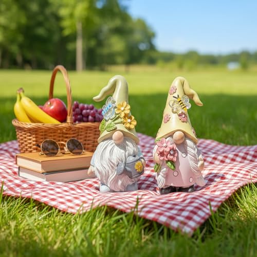 Cute 2 PCS Gnomes Statues Decor, Resin Figurines and Sculpture Décor, for Indoor Outdoor Yard Lawn Garden Home Patio Farmhouse Kitchen Table Decoration(Watering Can and Flower) - style: Watering Can and Flower-Holding