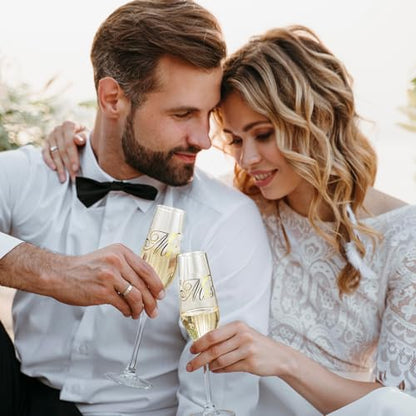 Wedding Cake Cutting Set, Champagne Flutes and Cake Knife | Cake Cutting Set for Wedding, Wedding Registry Must Haves, Bride And Groom Champagne Glasses for Wedding Gifts - color: MR & MRS Gold