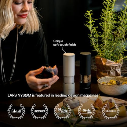 LARS NYSØM Salt and Pepper Grinder Set Manual, Stainless Steel Salt and Pepper Mills with Adjustable Ceramic Grinder I Design Spice Shakers (Black/White) - color: Carbon Black/Pure White, size: Set of two manual grinders