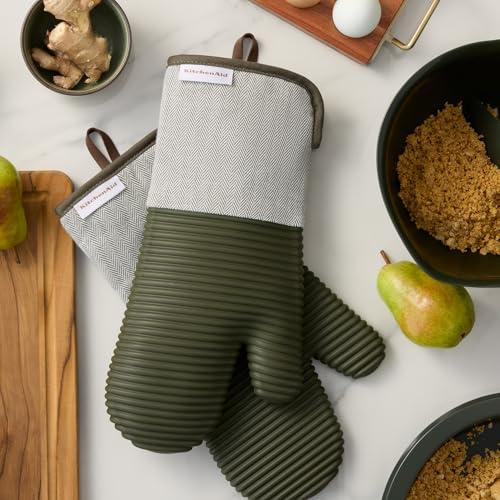 KITCHENAID® Evergreen Design Series Herringbone Ribbed Soft Silicone Oven Mitts 2-Pack Set, Heat Resistant up to 500°F, Flexible & Waterproof, Deep Forest Green, 7"x14"
