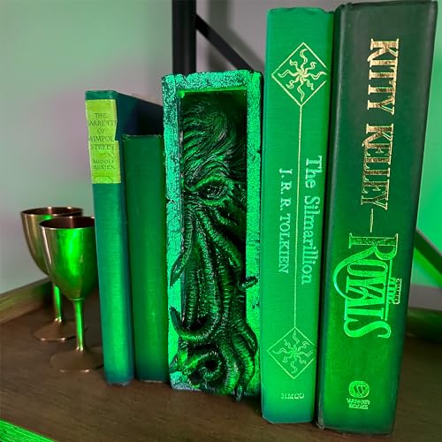 Toy Vault Cthulhu Bookshelf Insert, Resin Bookend Peeping Cthulhu Monster Statue